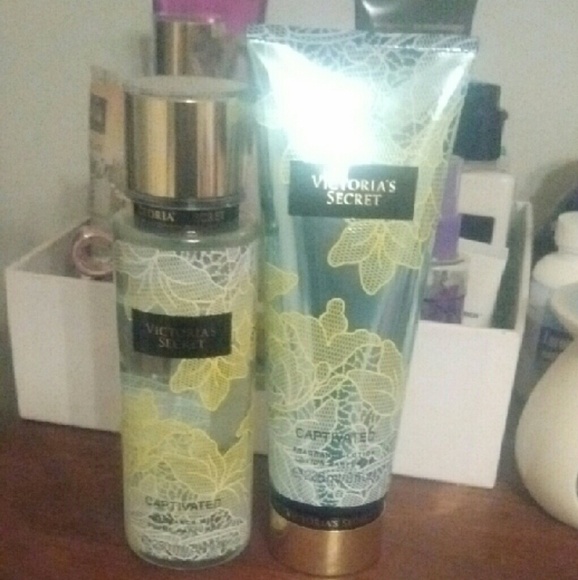 Victoria Secret Captive Set