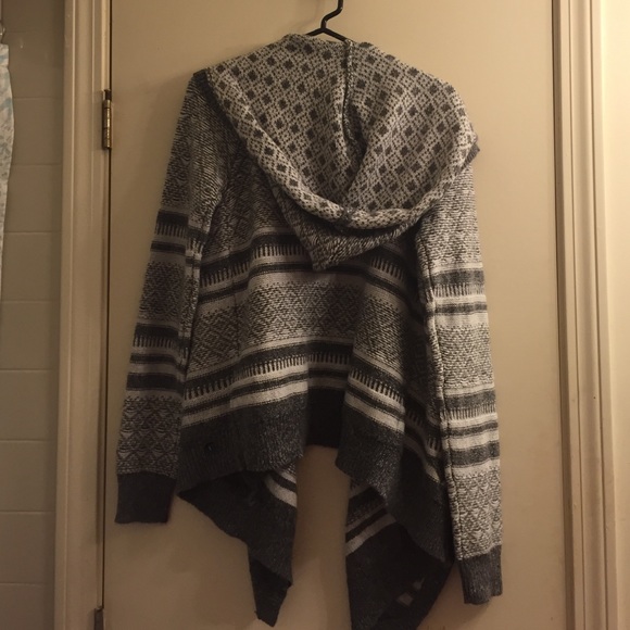 Abercrombie & Fitch Cardigan - Picture 2 of 3