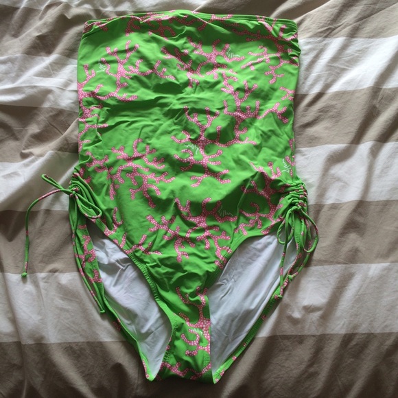 Lilly Pulitzer strapless 1 piece bathing suit, XL