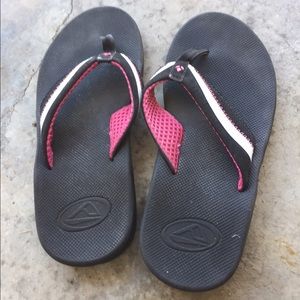 Used reef flip flops size 8