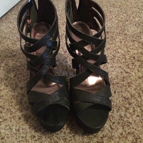 Black sparkly heels - Picture 1 of 4