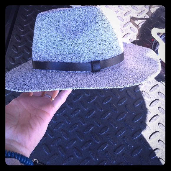 Adorable forever 21 hat