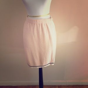 ⚡️sale⚡️Pale pink St. John knit skirt
