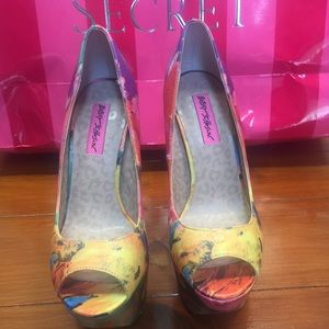 Spring sale 💐Betsy J shoes