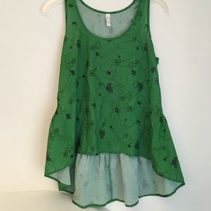 Xhilaration hi/low peplum shamrock top🍀