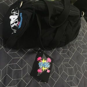 NEW Steve Madden FABB black zipper bag