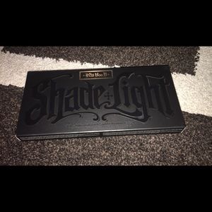 NIB Kat Von D Shade + Light Contour Palette
