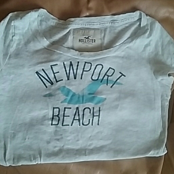 Hollister t-shirt