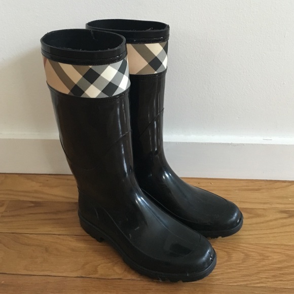 Burberry rain boots size 38