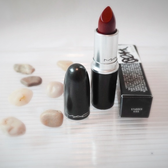 Mac Lipstick Studded kiss.