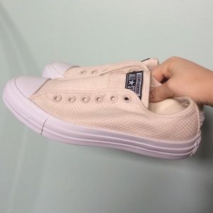 NEVER WORN-Converse white swan sneakers, unisex