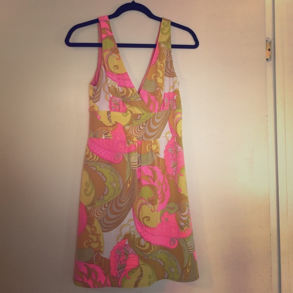 Super cute mini dress!