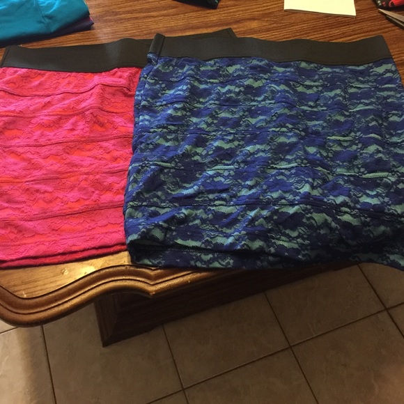 2 Blackband miniskirts.