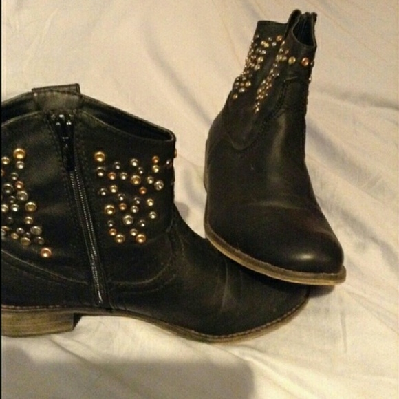 Cute western/cowgirl ankle boots