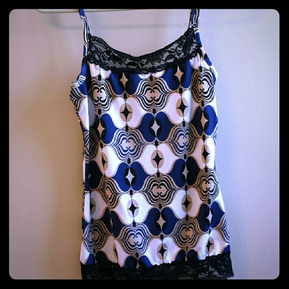 Patterned camisole with black lace trim