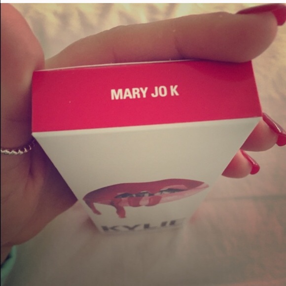 Kylie Lip Kit by Kylie Jenner- Mary Jo K