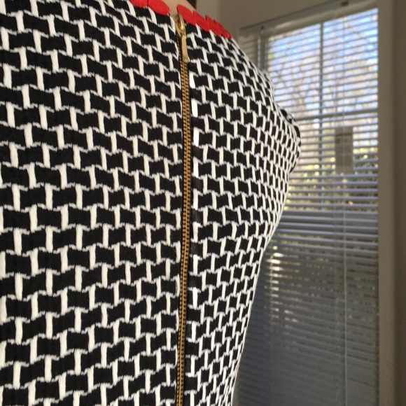 Ladies Dress.. Simply Beautiful - Picture 3 of 4