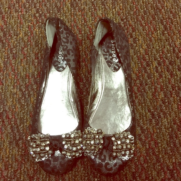 Bamboo black and grey flats