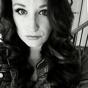 Meet your Posher, Traci