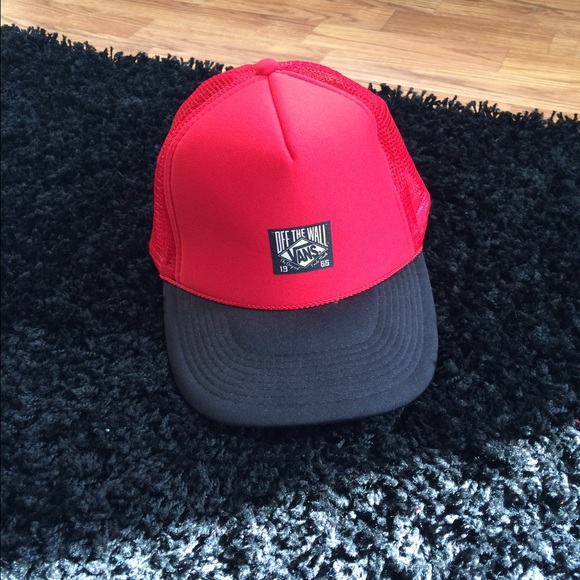 Vans Red & Black SnapBack Hat - Picture 1 of 1
