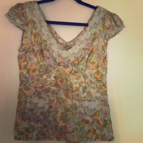 Cap sleeve 100% silk super sweet top!