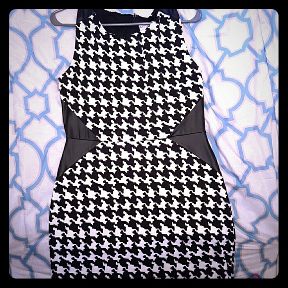 Dress - Picture 1 of 1