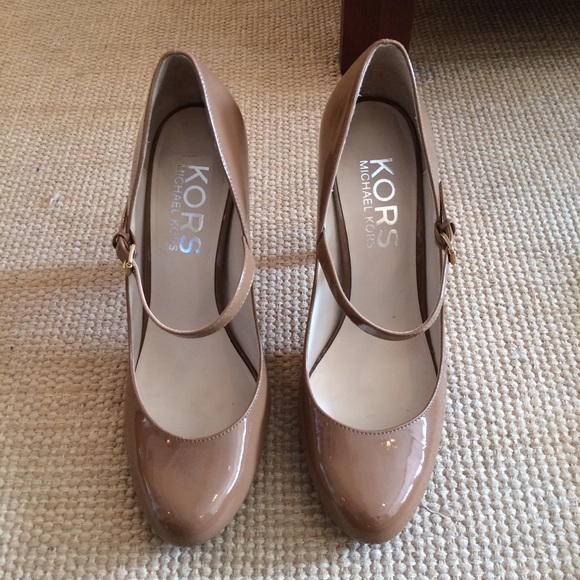 Michael Kors camel patent pumps, size 10