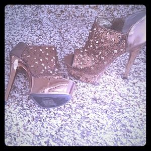 Embellished bronze platform heel