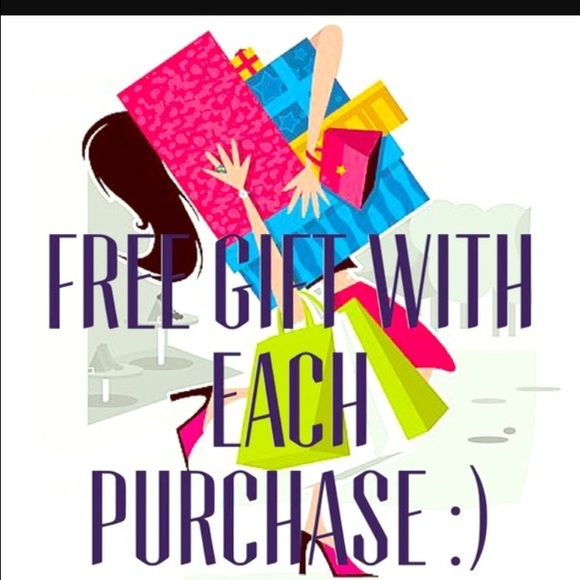 FREE GIFT🛍