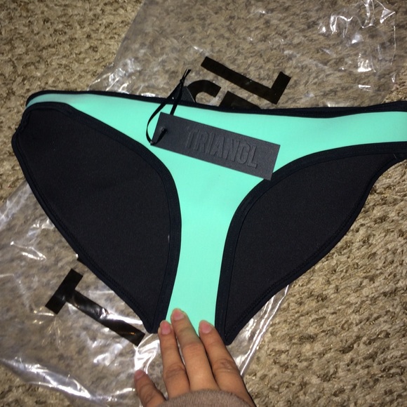 NWT Authentic triangle bottoms Miami mint