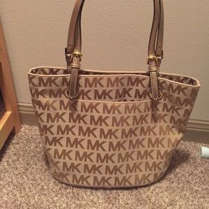 Michael Kors Jet set logo tote