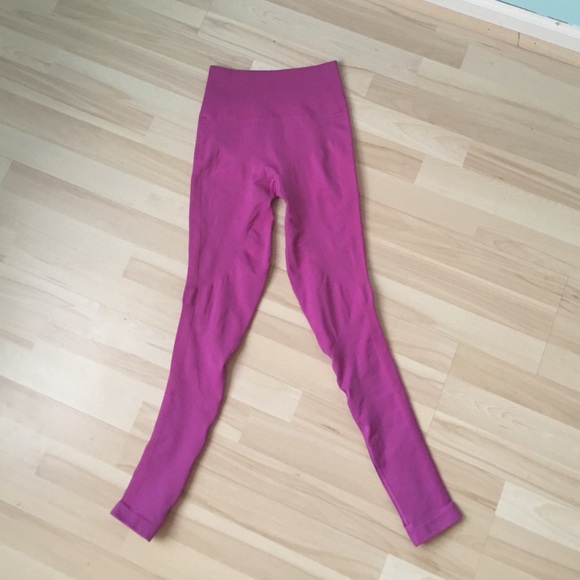 LULULEMON ATHLETICA leggings! Size4. Brand new!