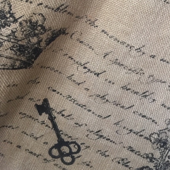 Burlap Tote - Picture 2 of 4