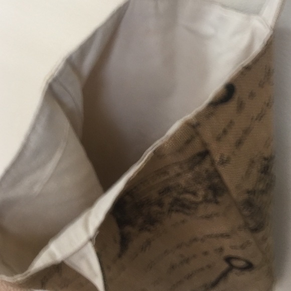 Burlap Tote - Picture 3 of 4