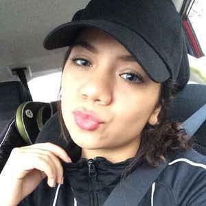 Meet your Posher, Isela