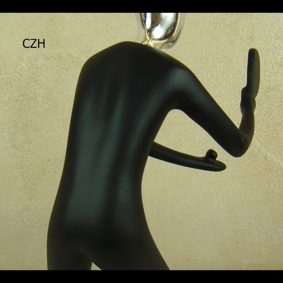 #Ping Pong statue, - Picture 4 of 4