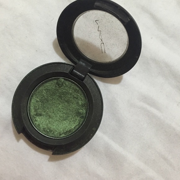 MAC eyeshadow bundle - Picture 4 of 4