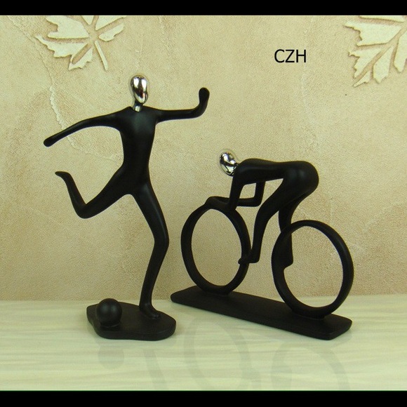 #Soccer statue, - Picture 2 of 3