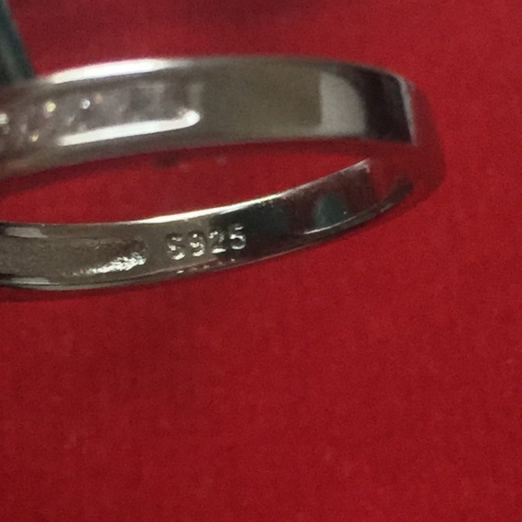 Beautiful Cz silver ring - Picture 3 of 3