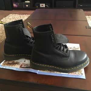 Like New Dr Materns Boots