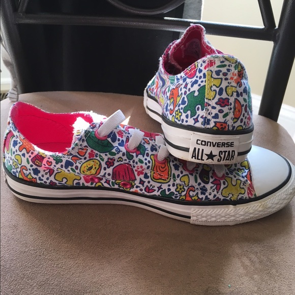 Converse sneaker, slip ons great condition