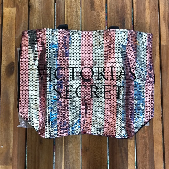 🎄 SALE - Brand New Victoria Secret Bag - Picture 4 of 6