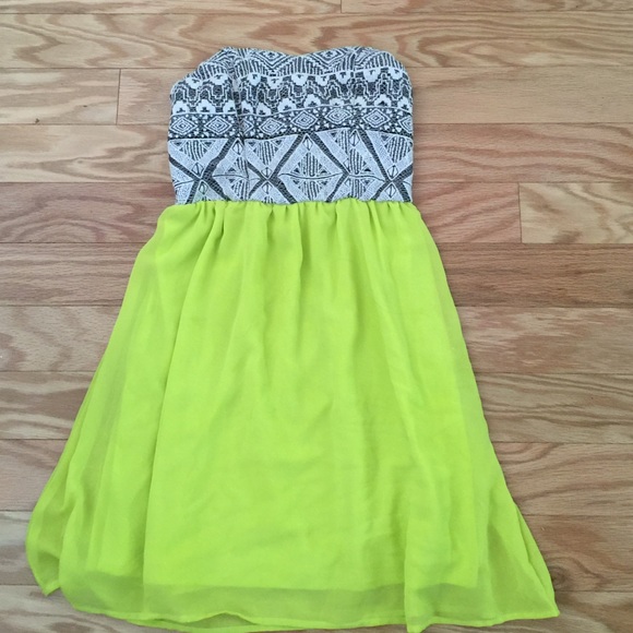 Cute strapless dress