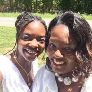 Meet your Posher, Yvette