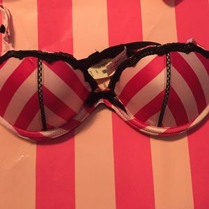 Victoria's Secret  Push Up Bra 32C