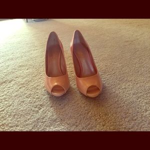 Adorable pink ombré Aldo heels