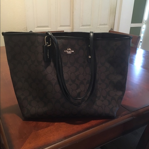 Coach Signature Taxi Tote Brown/Black