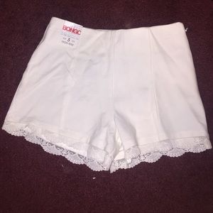 White high waisted cloth shorts