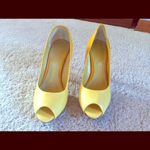 Super fun yellow ombré Aldo heels!