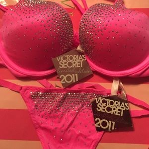 Victoria's Secret Swarovski Bra 34B/ O/S thong